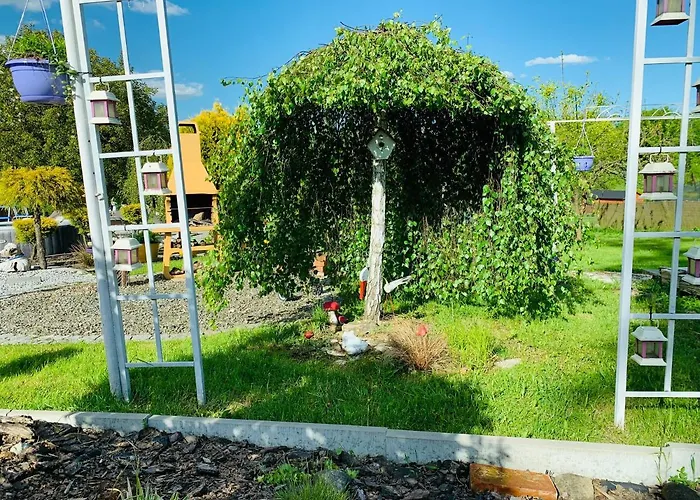 Rodzinny Z Ogrodem * צ'שין