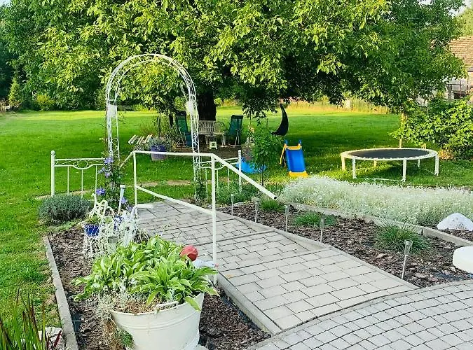 Rodzinny Z Ogrodem דירה צ'שין